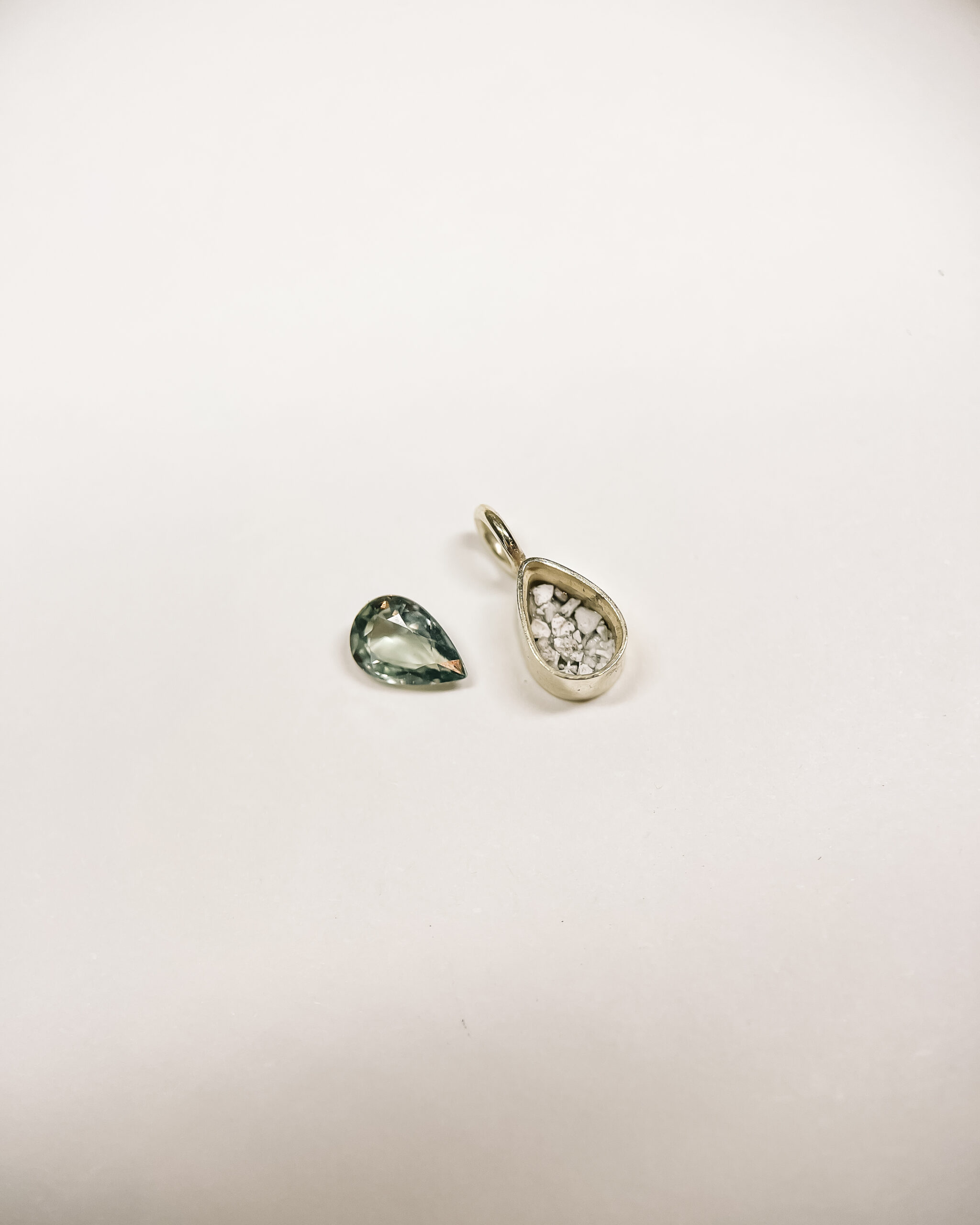 Ine Goossens Goudsmid Juwelen Goud Maatwerk Handgemaakt Moederliefde Trouwringen Verlovingsring Diamant Alliance Jewelry geboortejuweel push present