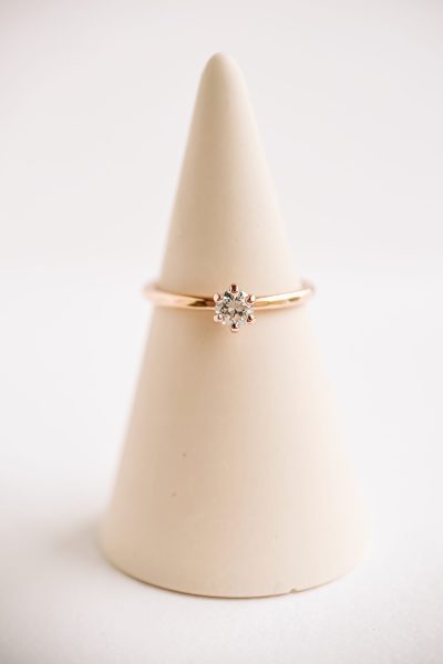 Ine Goossens Goudsmid Juwelen Goud Maatwerk Handgemaakt Moederliefde Trouwringen Verlovingsring Diamant Alliance Jewelry